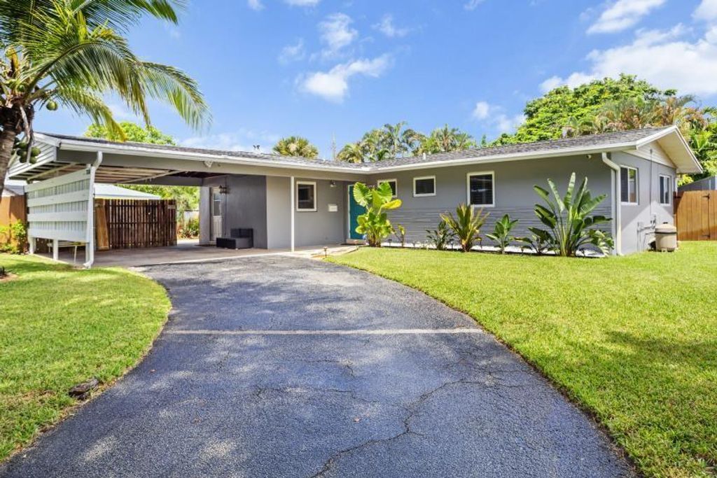 Photo of 360 NW 49th Avenue, Plantation, FL 33317 (MLS # F10453561)