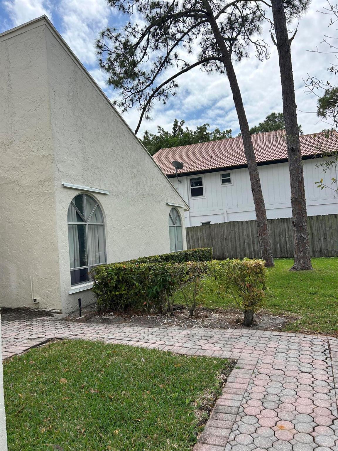 2908 NW 24th Way