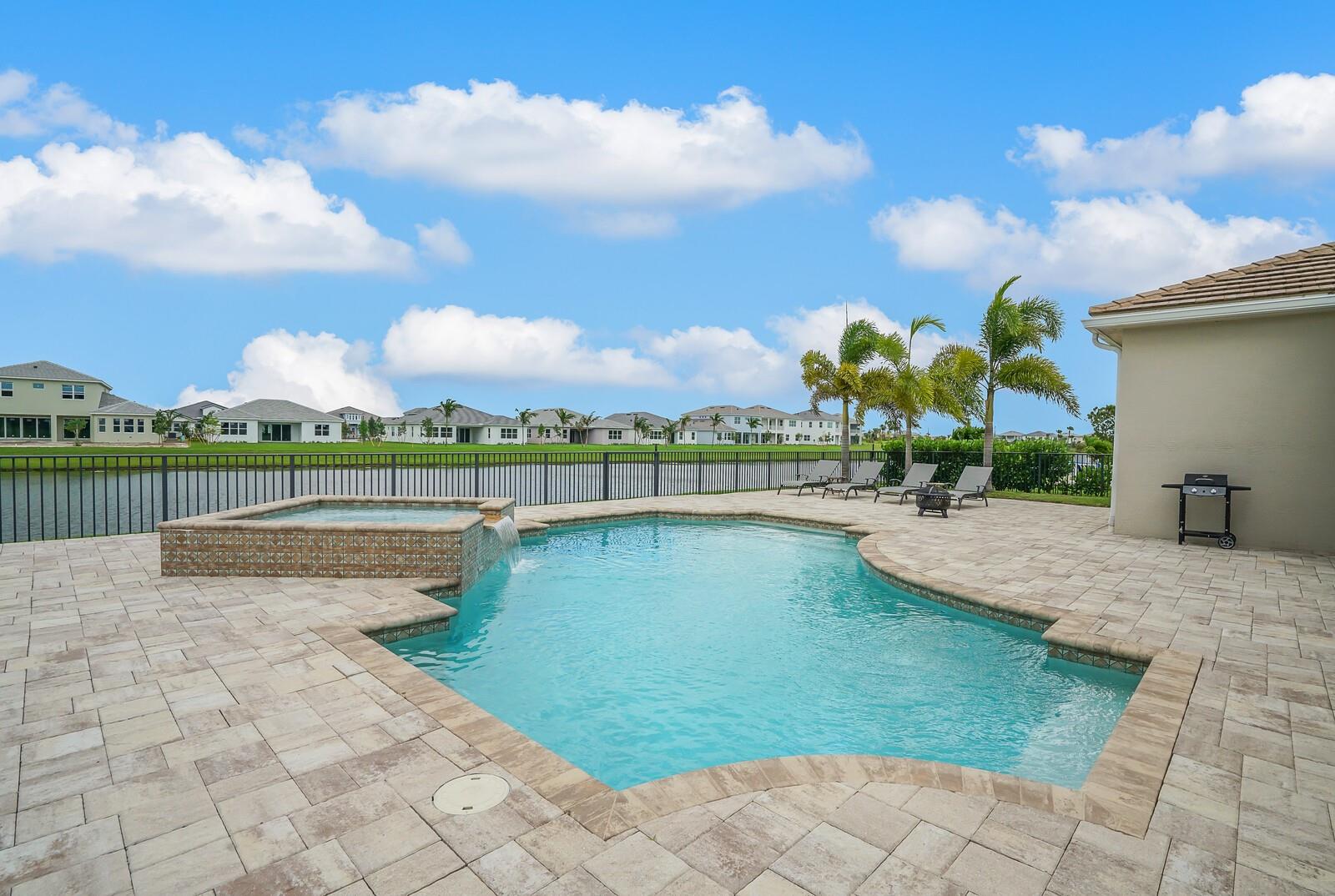 15238 Goldfinch Circle