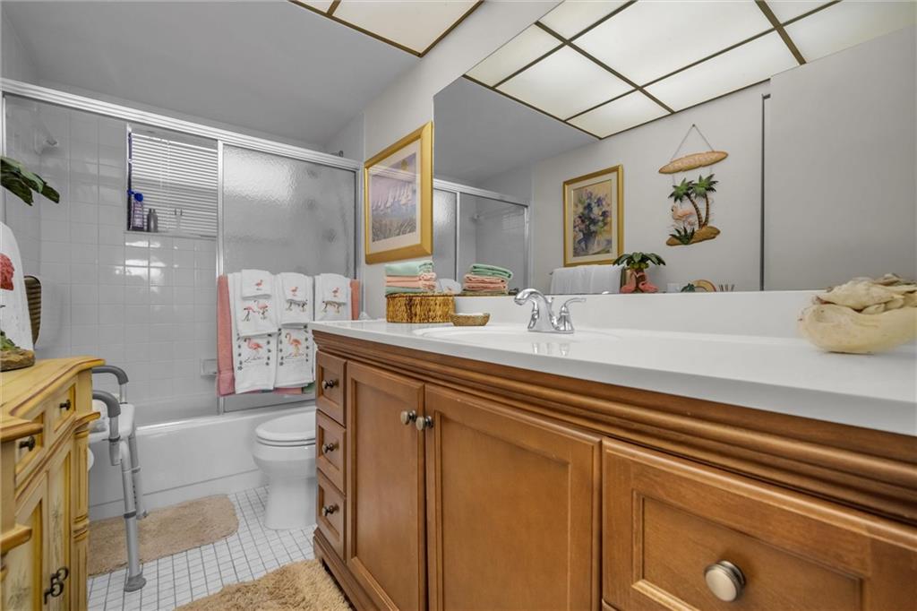 SUNRISE LAKES - Residential