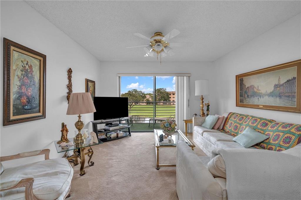 SUNRISE LAKES - Residential