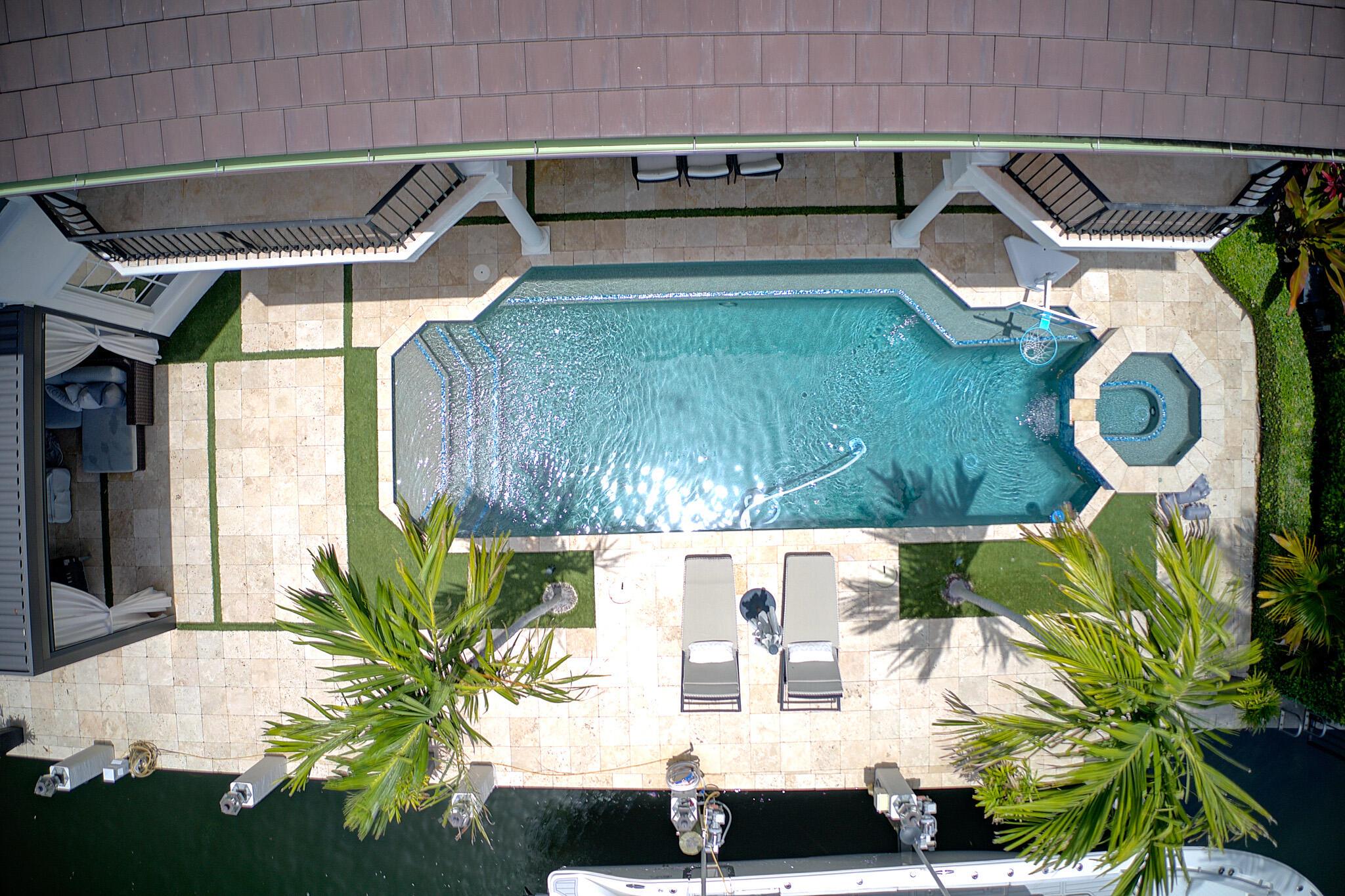 CARIBBEAN KEYS - Residential