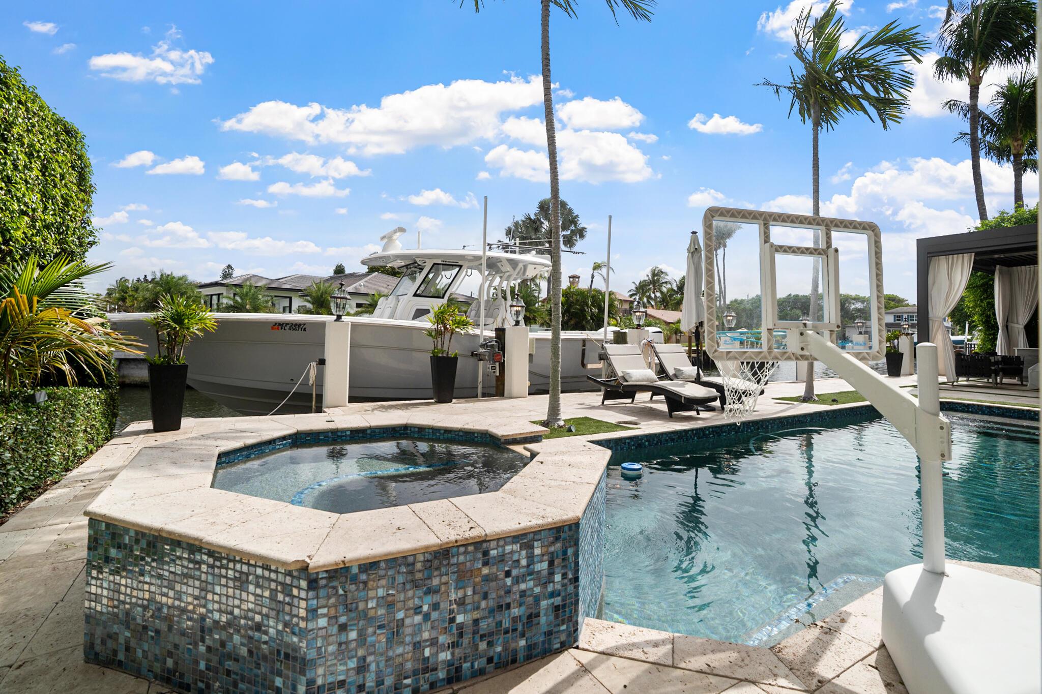 CARIBBEAN KEYS - Residential