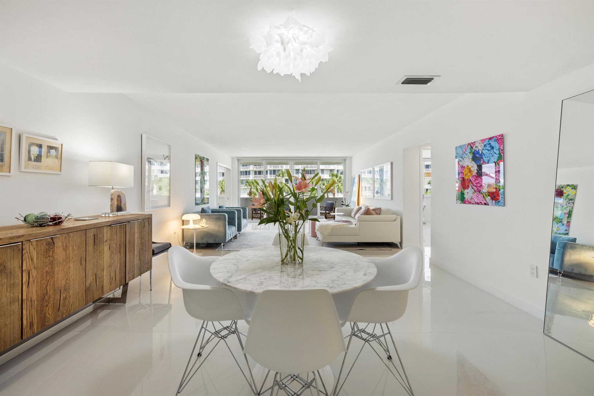 CARLYLE HOUSE CONDO - Residential