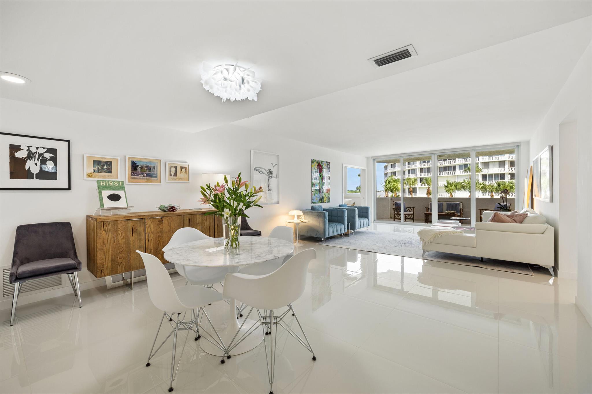 CARLYLE HOUSE CONDO - Residential