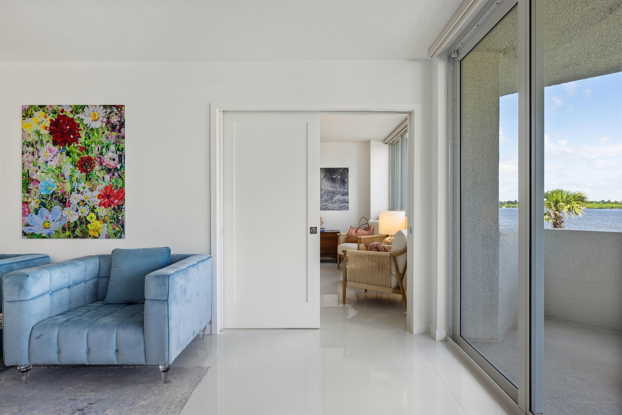 CARLYLE HOUSE CONDO - Residential
