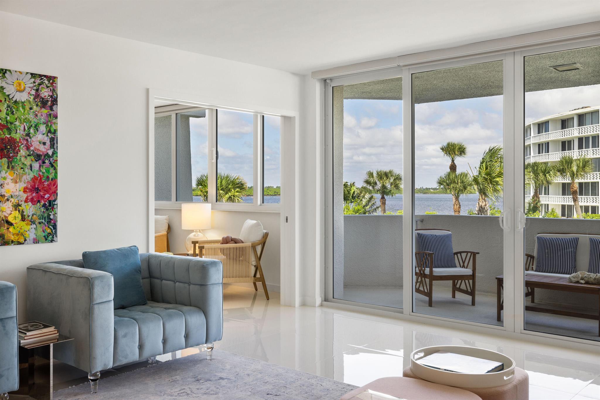 CARLYLE HOUSE CONDO - Residential
