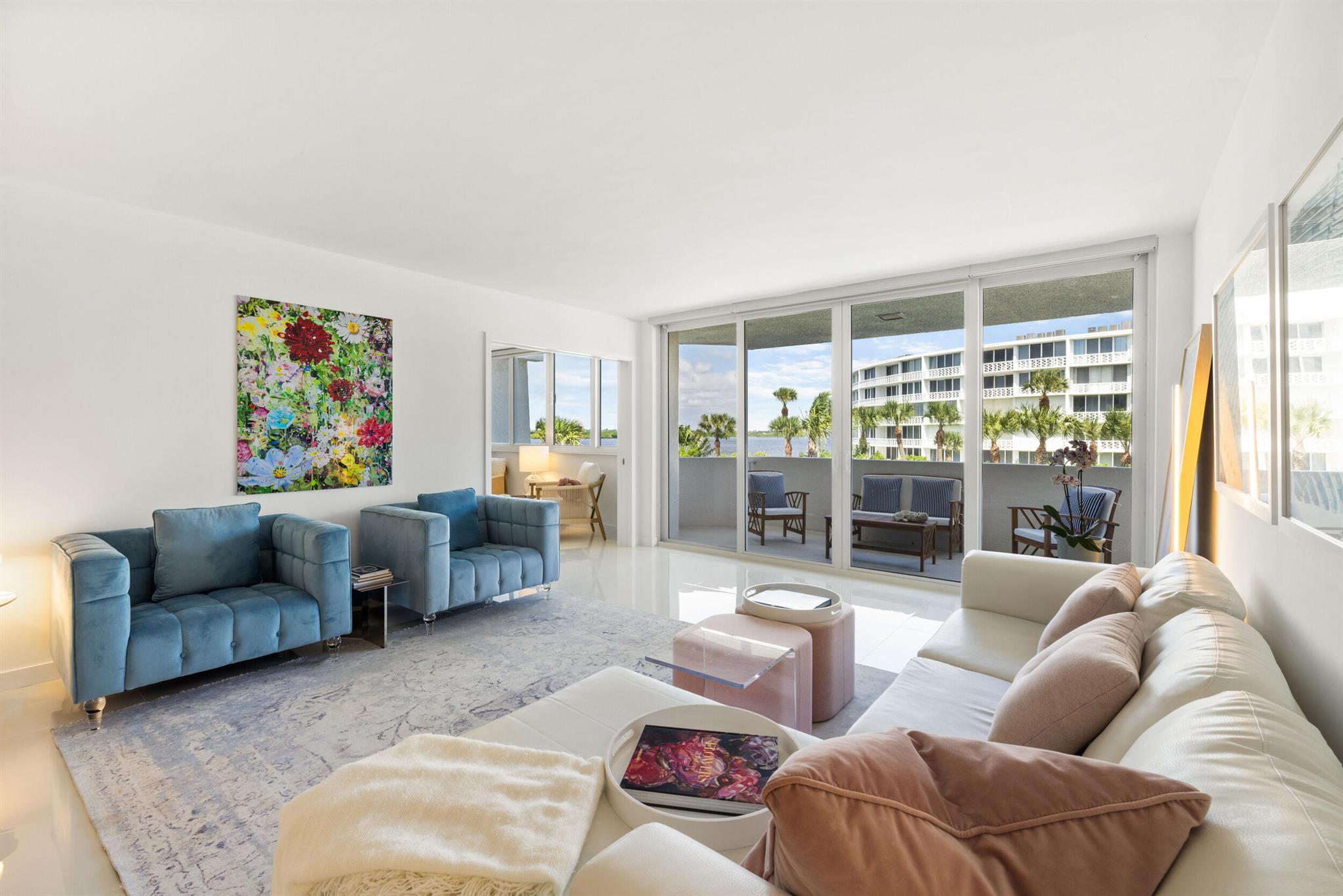 CARLYLE HOUSE CONDO - Residential