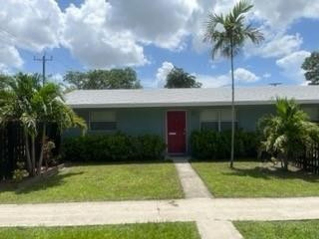 Photo of 565 NE 34th Court #B, Oakland Park, FL 33334 (MLS # B26018655)