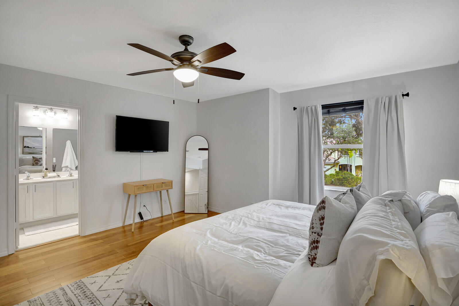 GEORGIAN COURTS - Residential