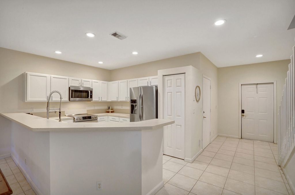 Photo of 13428 Georgian Court, Wellington, FL 33414 (MLS # B26016338)