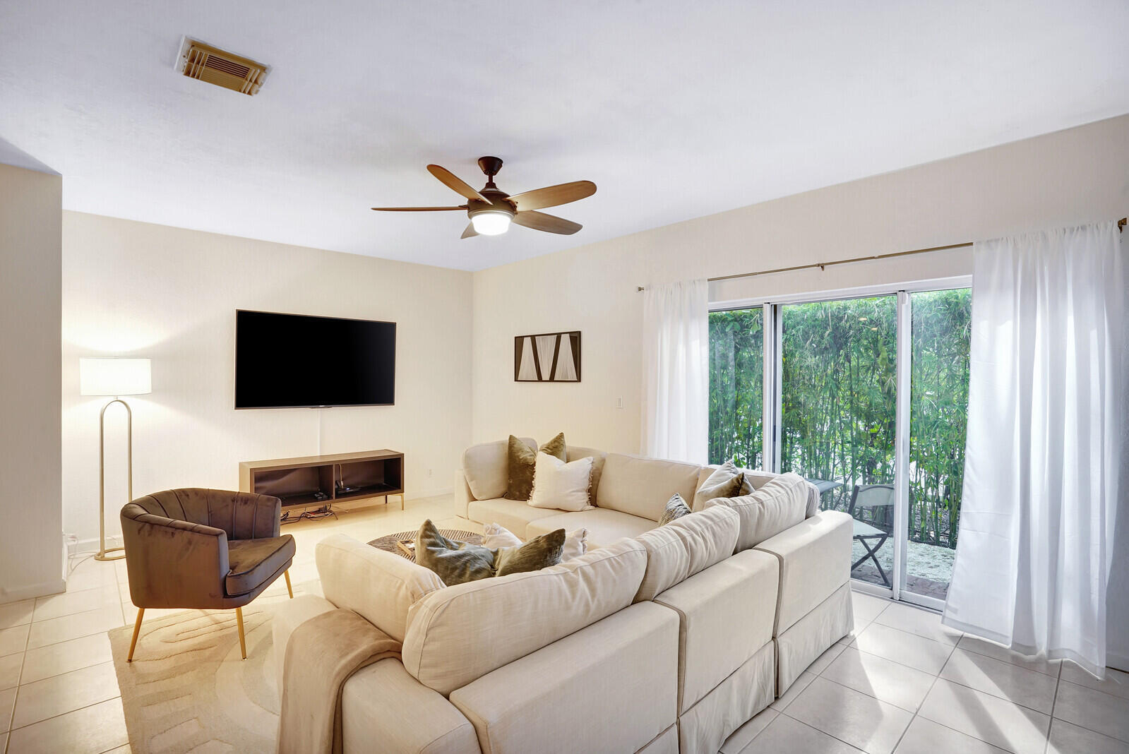 13428 Georgian Court