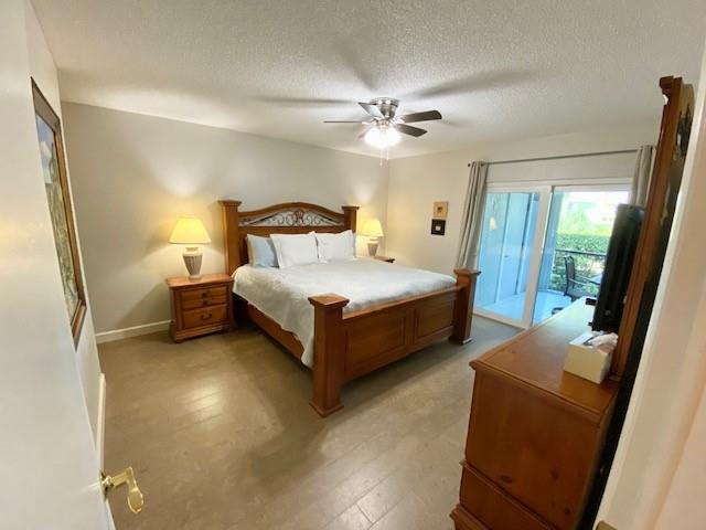 NINTH GREEN AT CRYSTAL LA - Residential