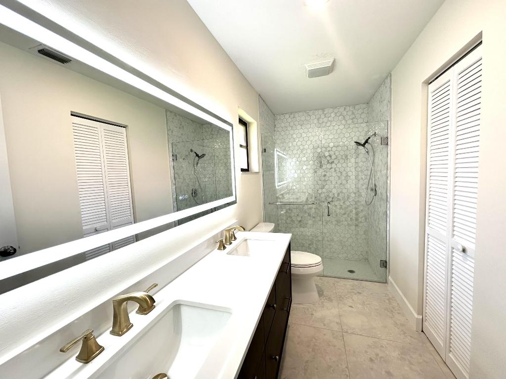 HUNTINGTON POINTE - Residential