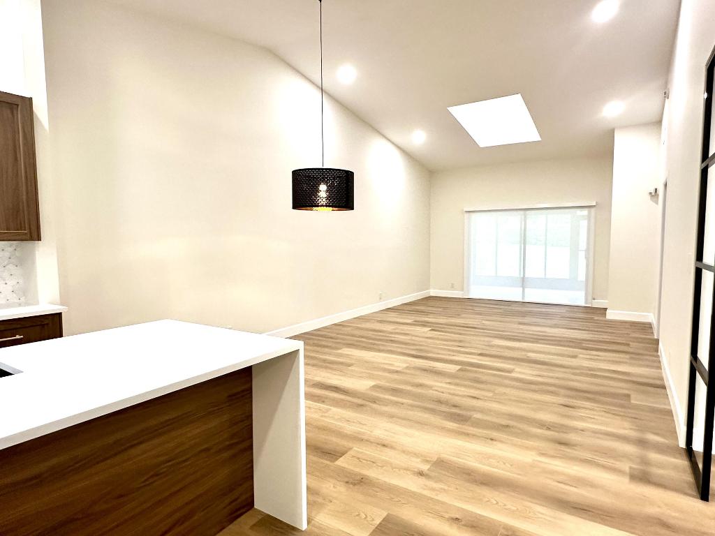 HUNTINGTON POINTE - Residential