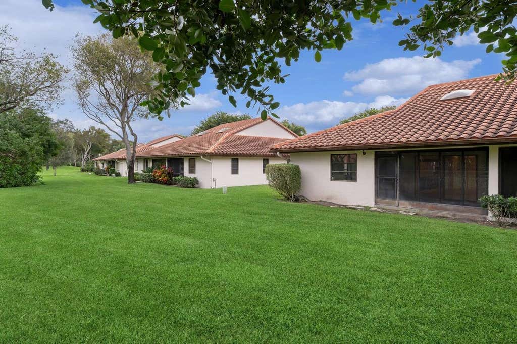 Photo of 6410 Royal Manor Circle, Delray Beach, FL 33484 (MLS # R11015410)