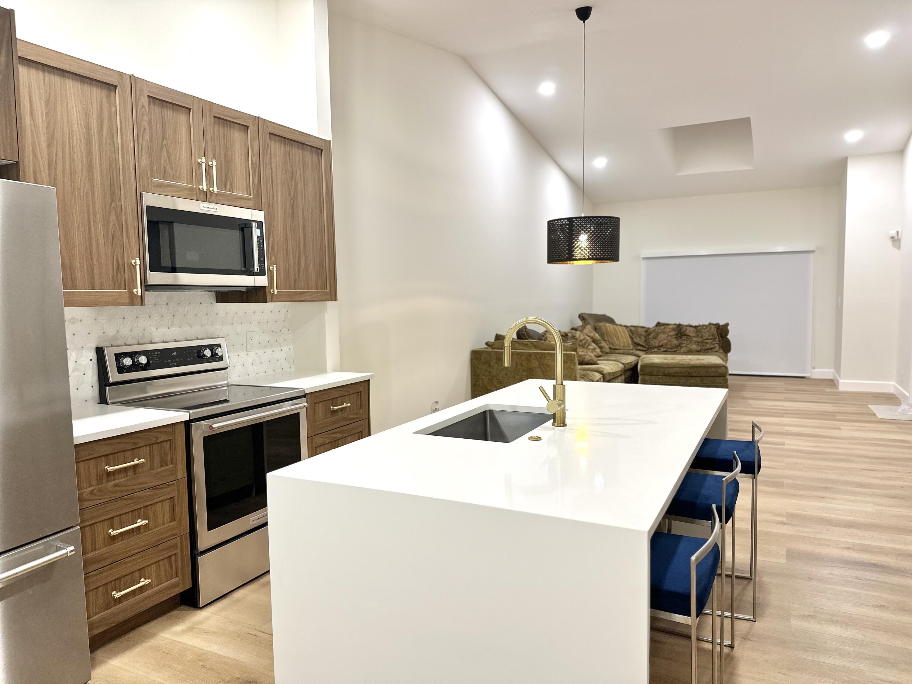 6410 Royal Manor Circle