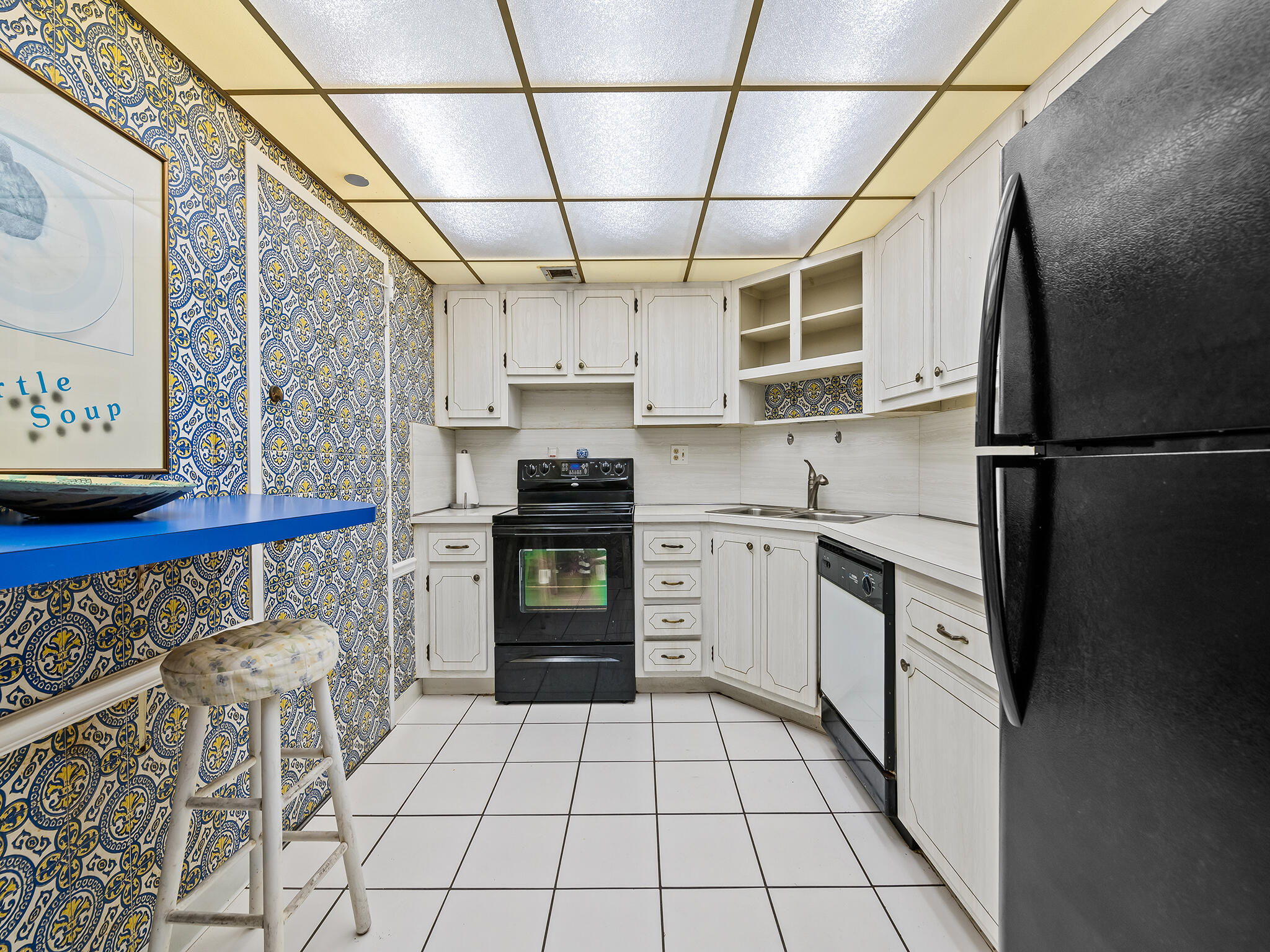 MARINE TOWER CONDO - Residential