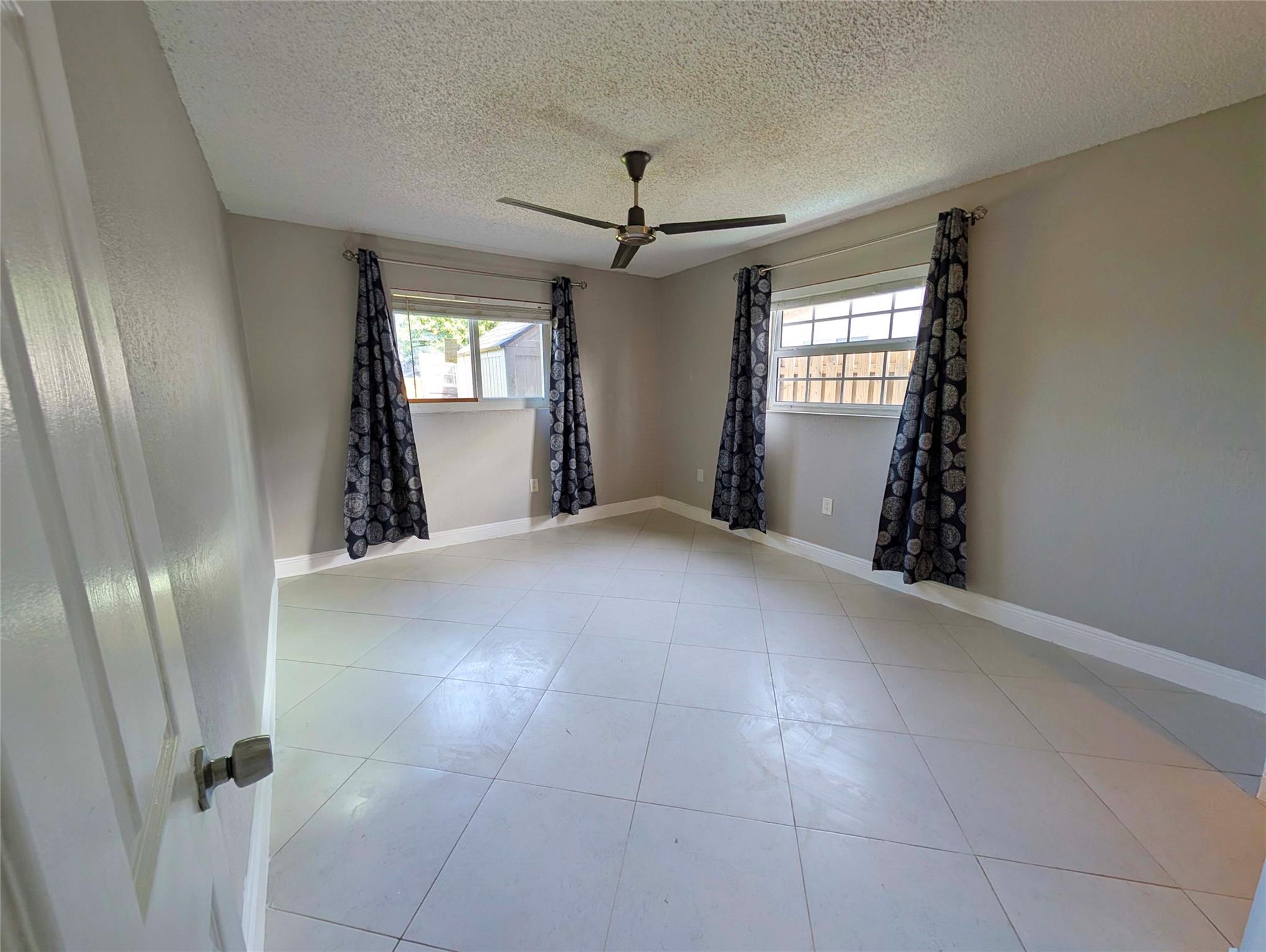 Sunrise Golf Village Sec - Residential