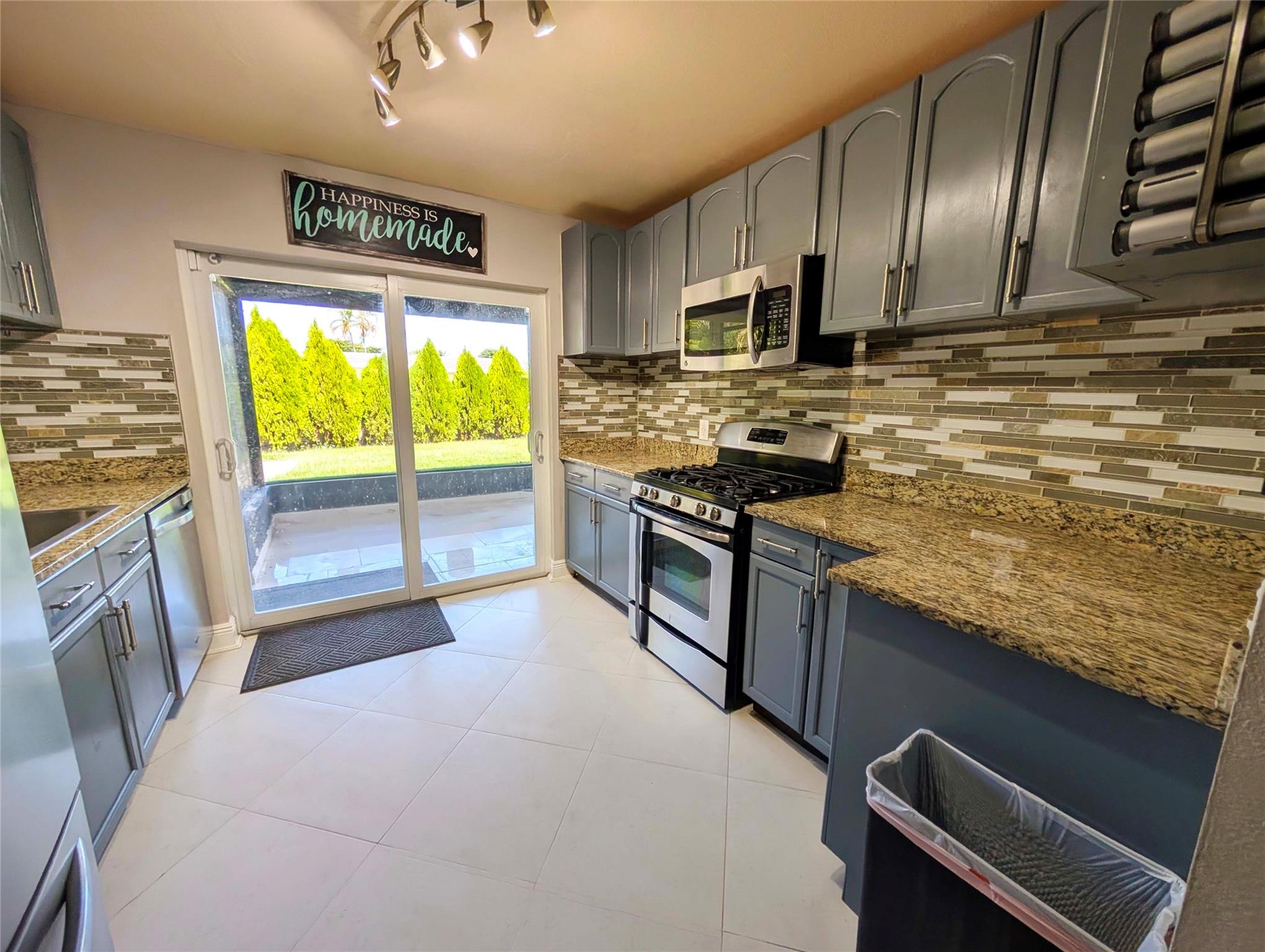 Sunrise Golf Village Sec - Residential