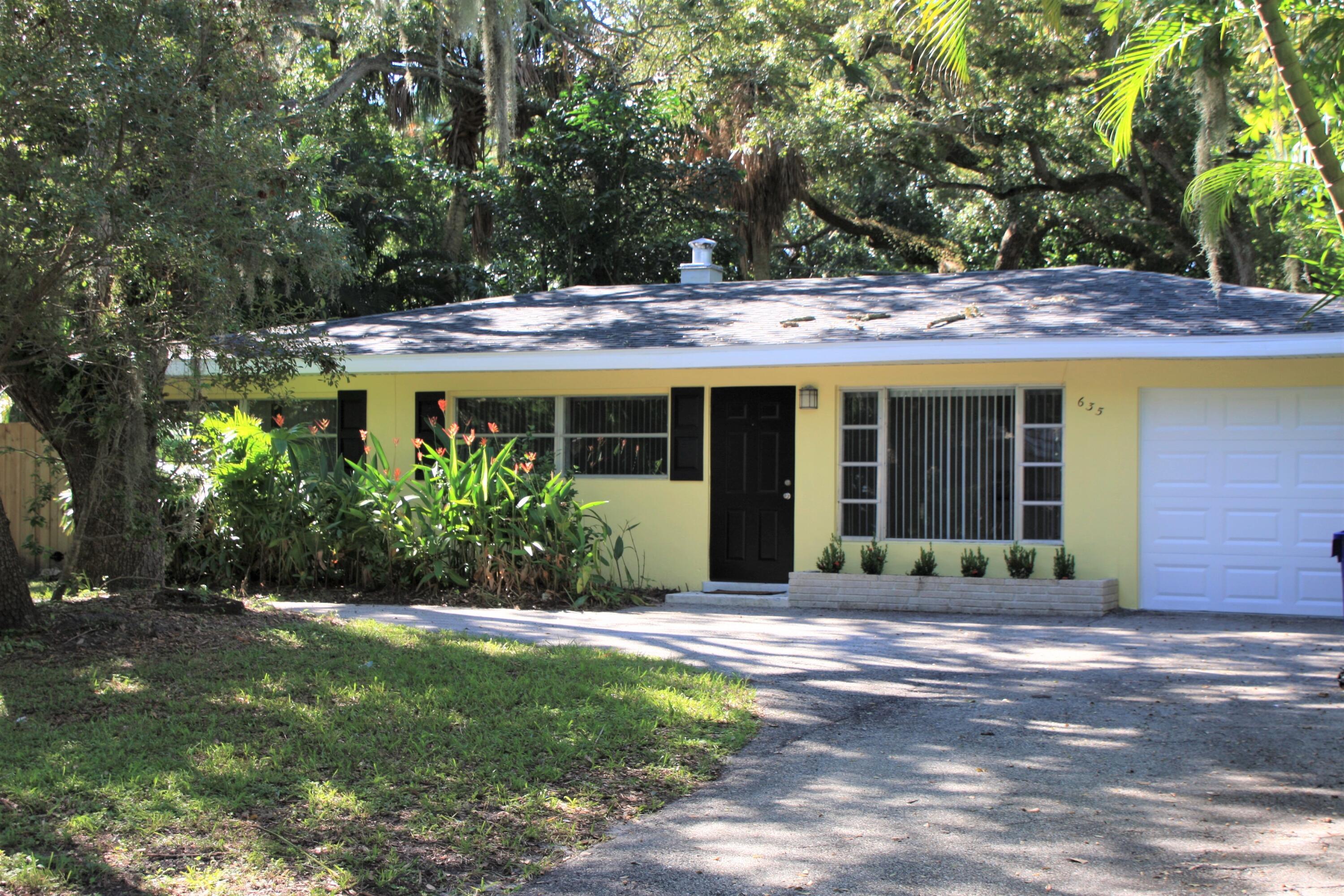 Photo 1 of 7 — 635 18th Place, Vero Beach, FL 32960