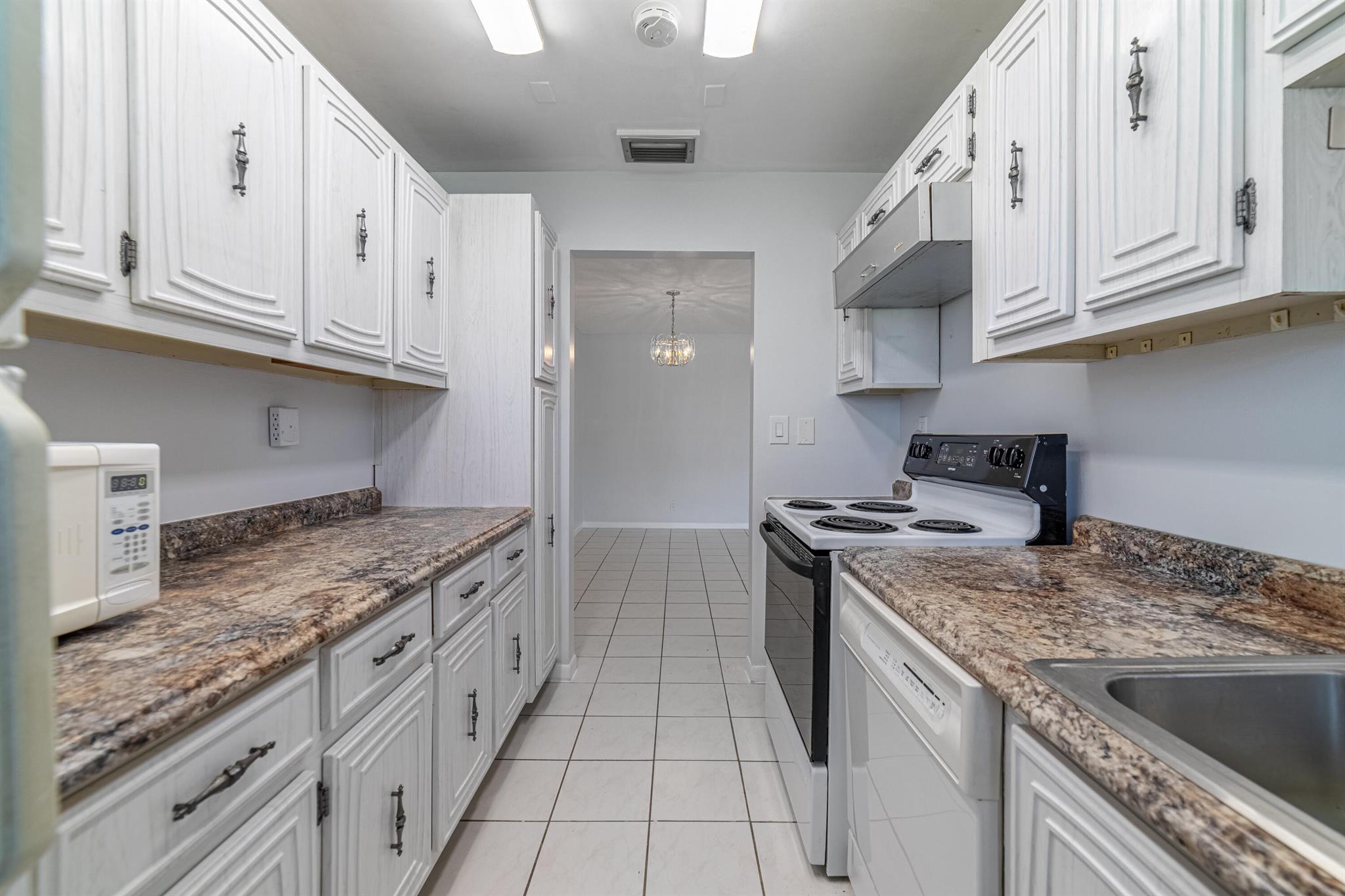 HIGH POINT OF DELRAY BEAC - Residential Lease