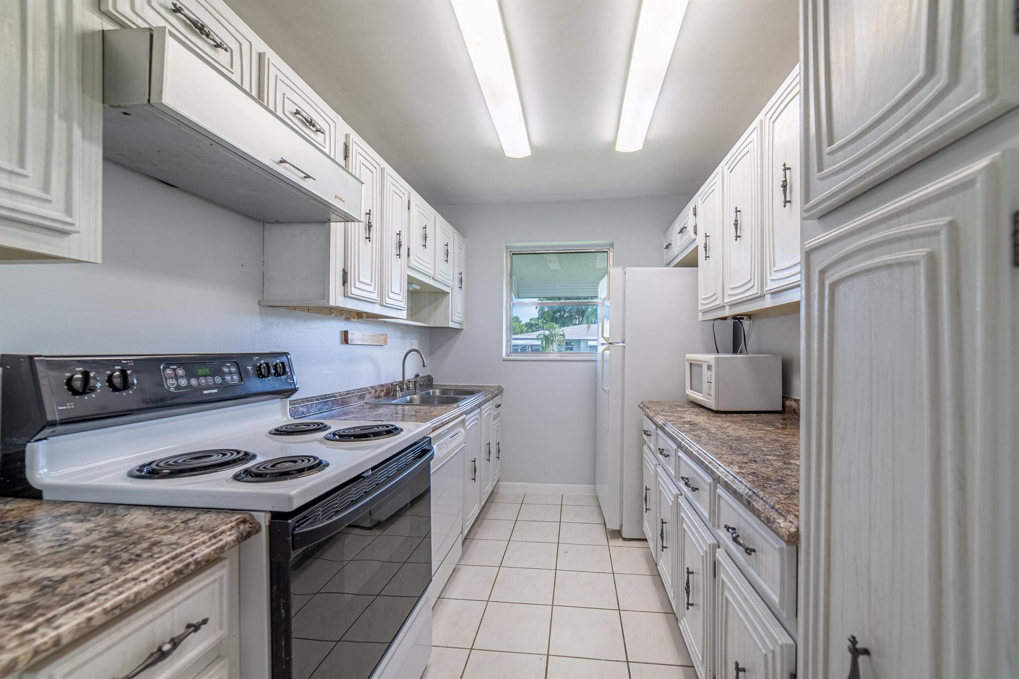 HIGH POINT OF DELRAY BEAC - Residential Lease