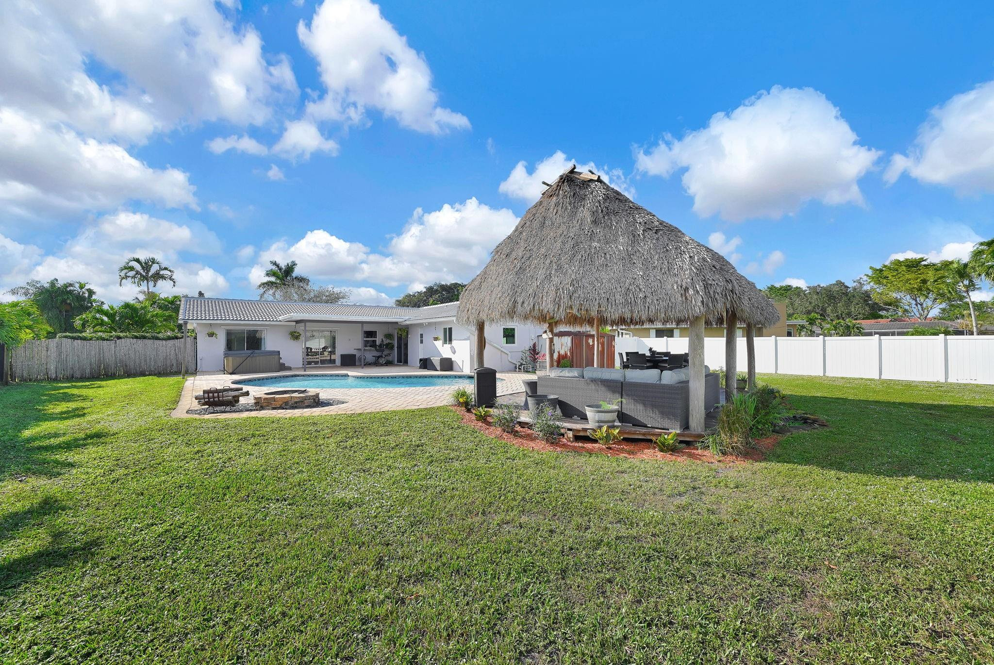 Coral Spgs Lakes 68-12 B - Residential