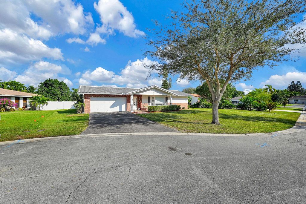 Photo of 9921 NW 38th Street, Coral Springs, FL 33065 (MLS # F10555353)