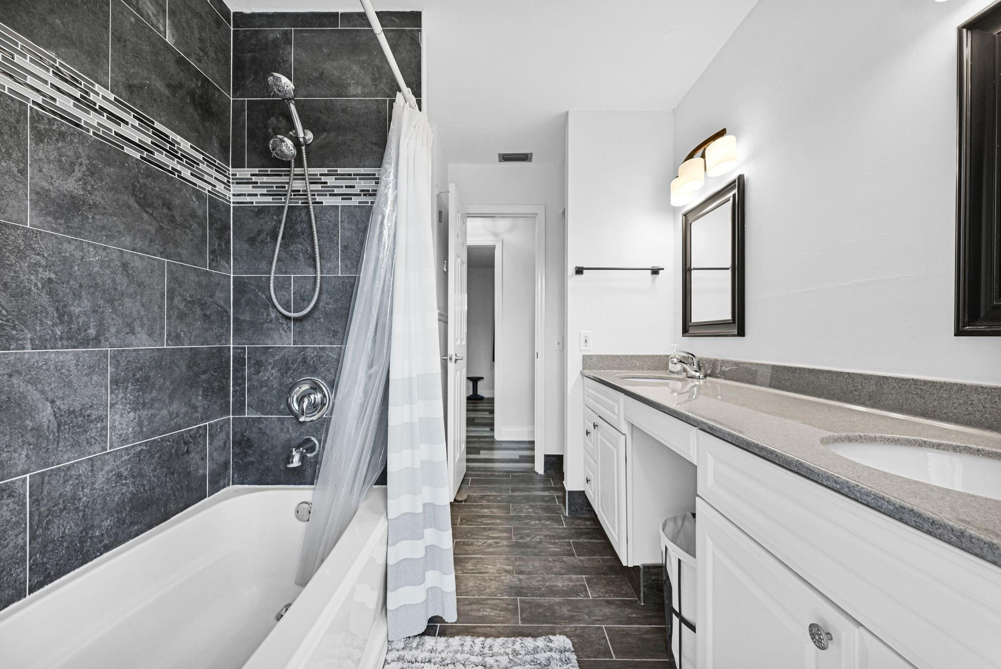 Coral Spgs Lakes 68-12 B - Residential