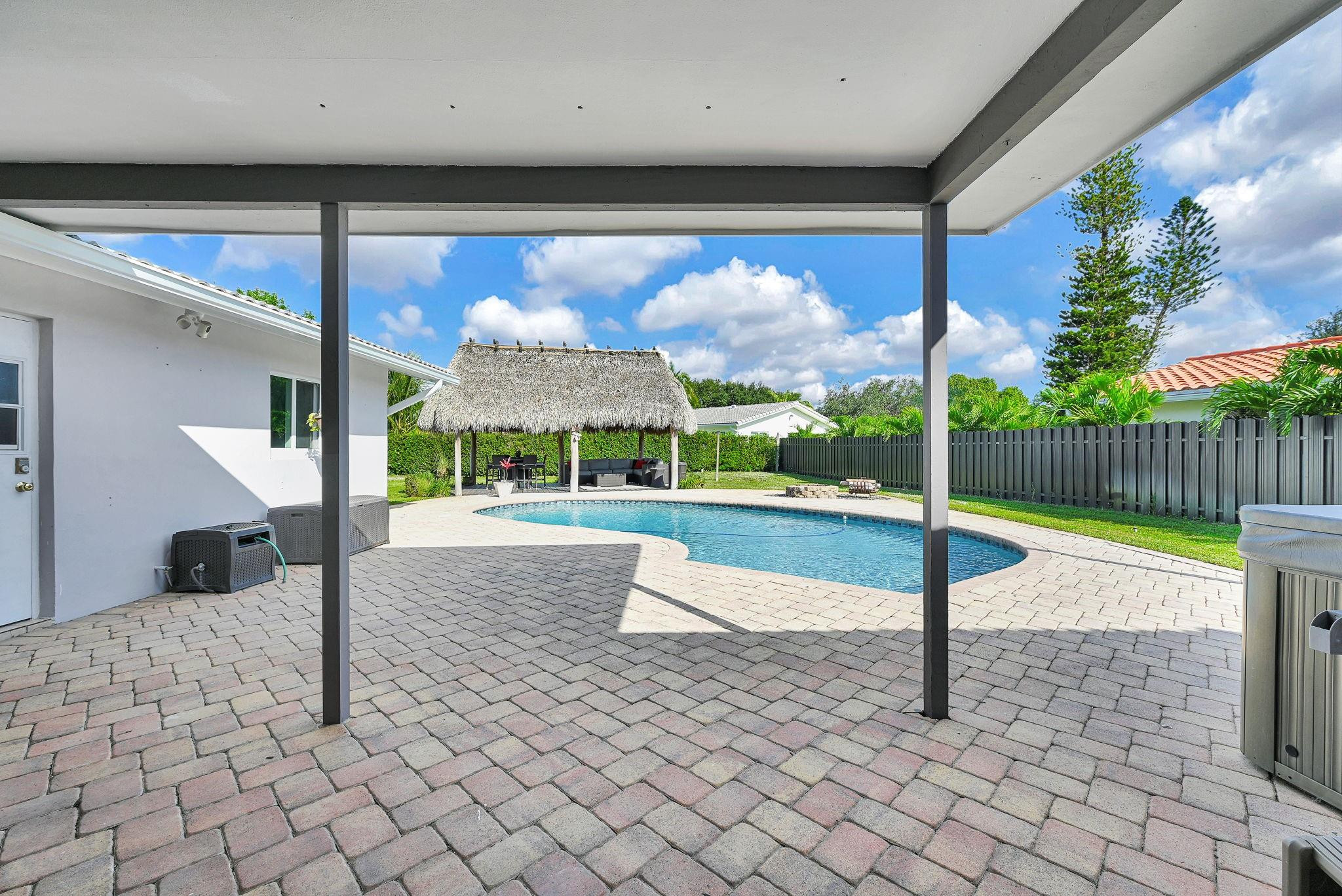 Coral Spgs Lakes 68-12 B - Residential