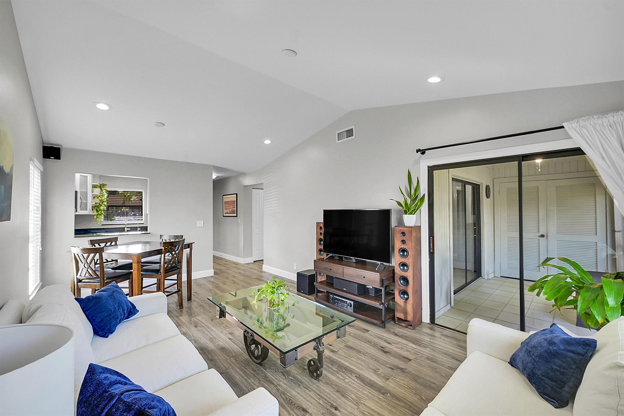 TRADEWINDS AT DOS LAGOS C - Residential