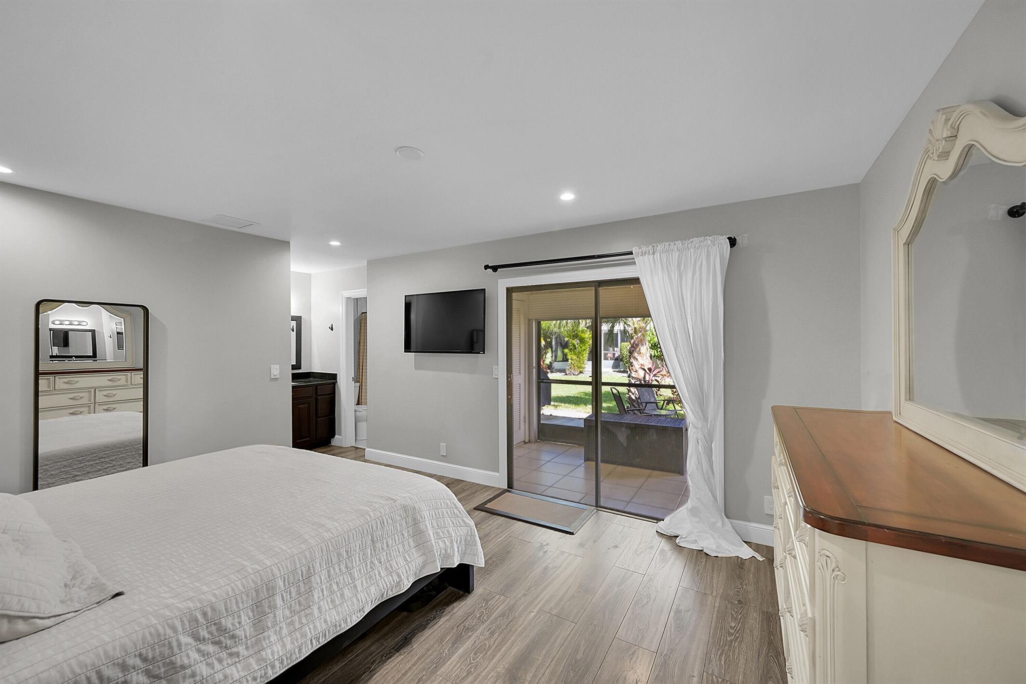 TRADEWINDS AT DOS LAGOS C - Residential