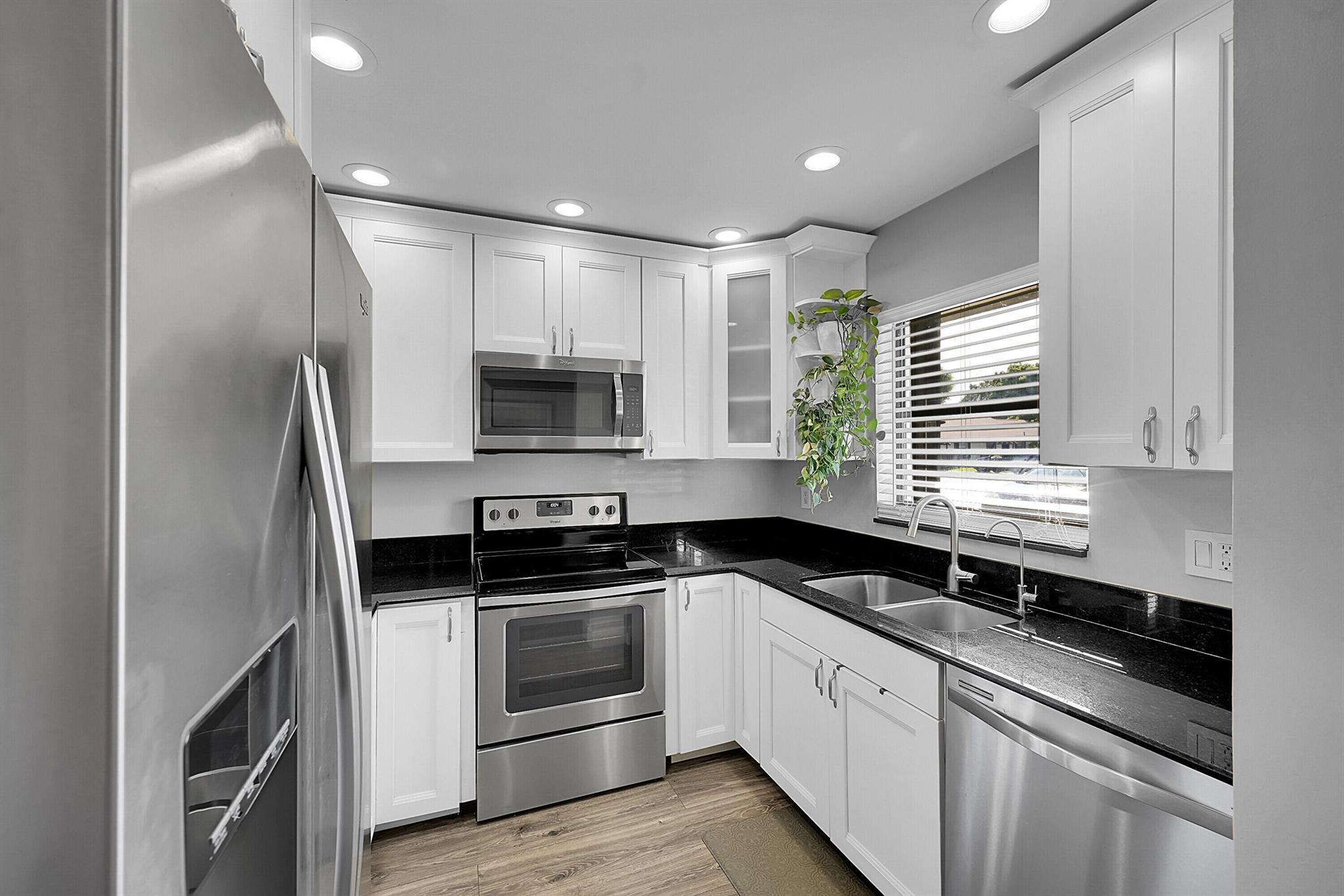 TRADEWINDS AT DOS LAGOS C - Residential