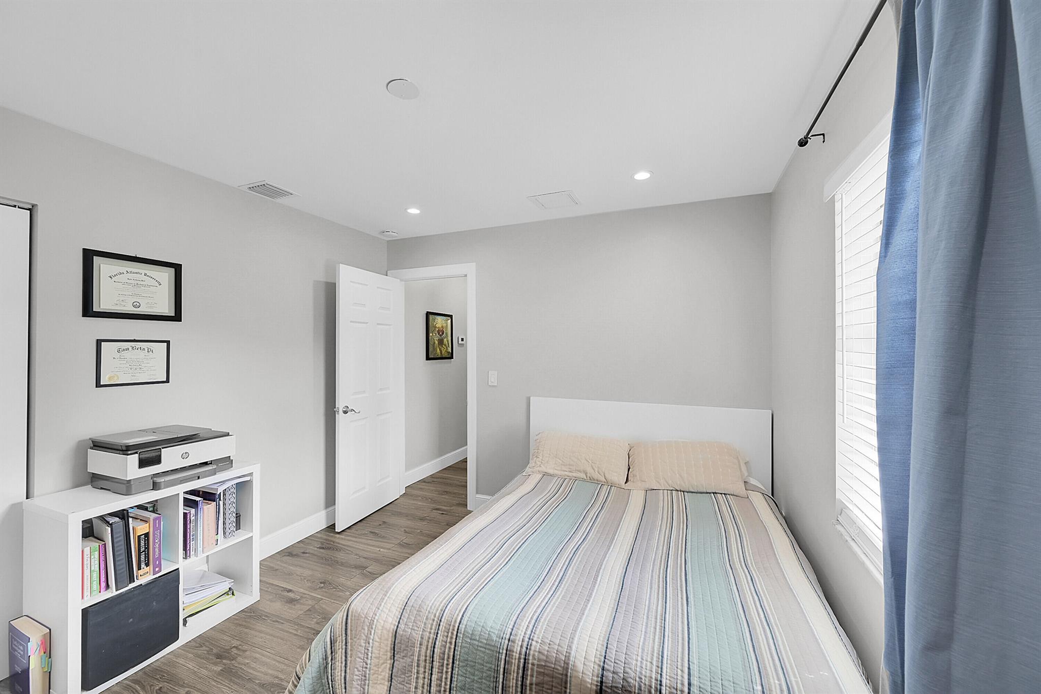 TRADEWINDS AT DOS LAGOS C - Residential