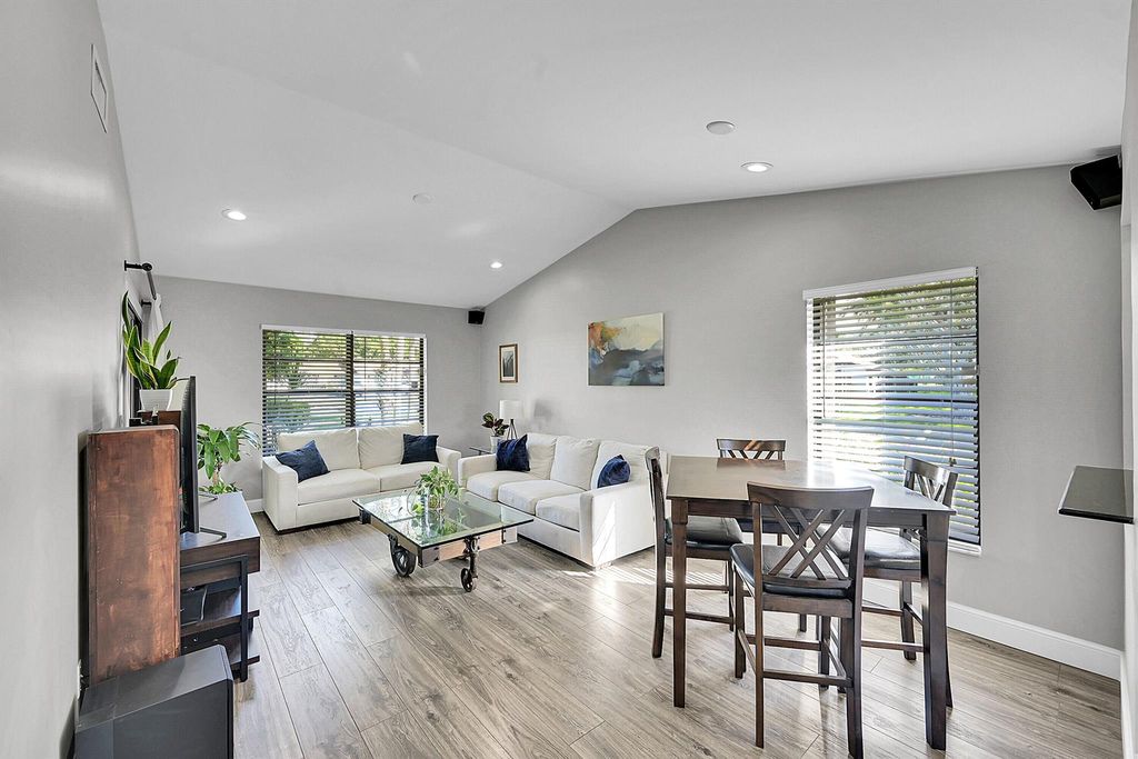 Photo of 16 Via De Casas Norte #16, Boynton Beach, FL 33426 (MLS # R11137679)