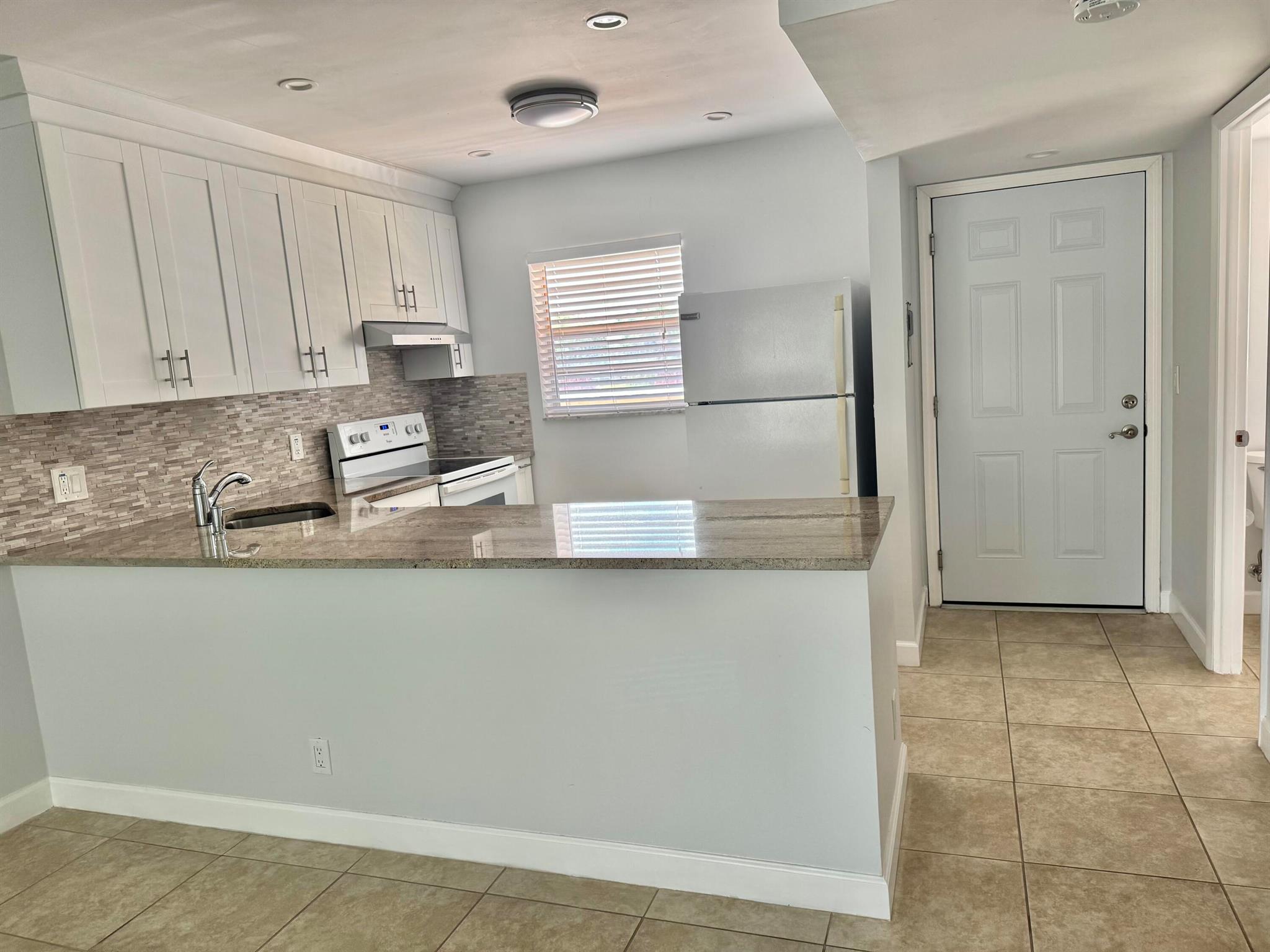 GREENWAY VILLAGE SOUTH CO - Residential Lease