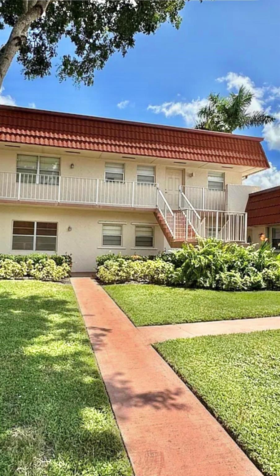 GREENWAY VILLAGE SOUTH CO - Residential Lease