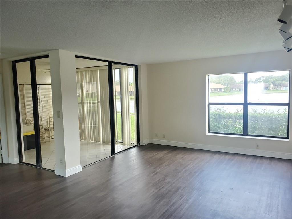 BOCA GLADES - Residential