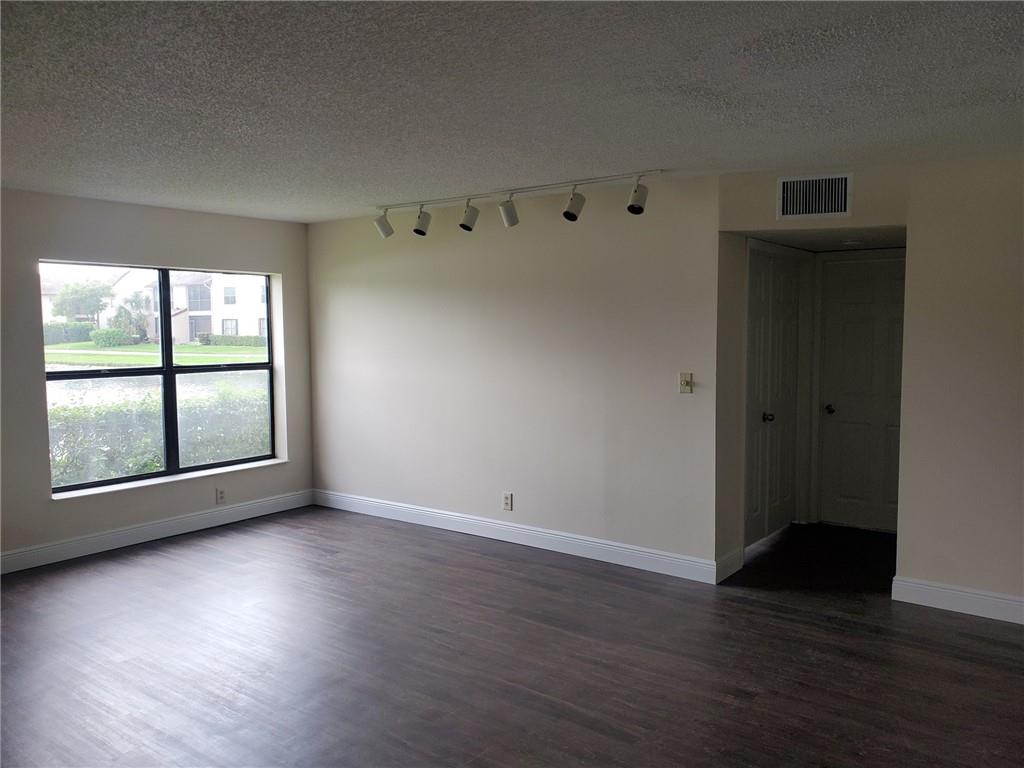 BOCA GLADES - Residential