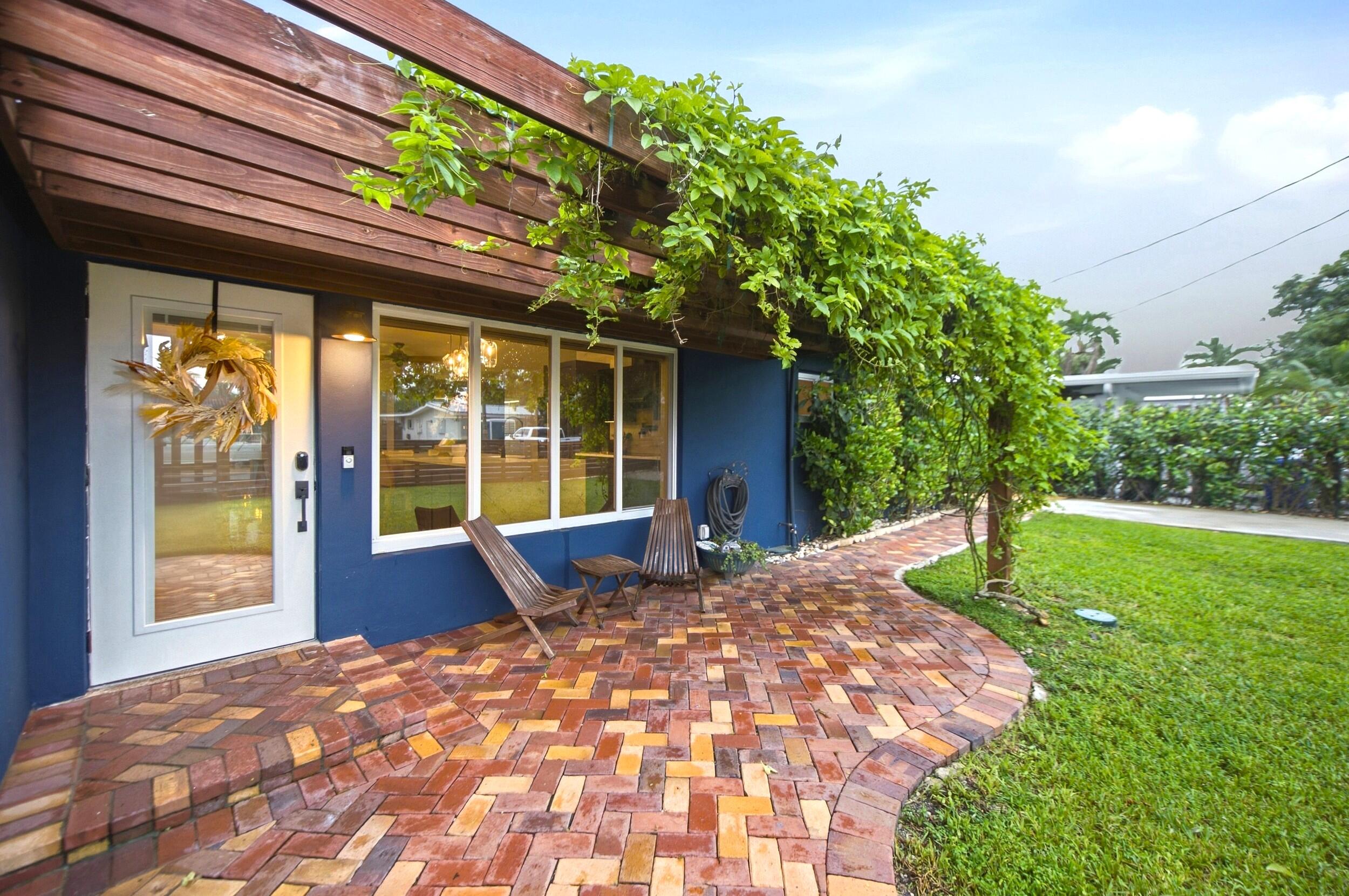 2496 BIMINI Lane