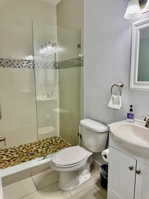 SOUTH PALM BEACH ESTATES - Residential Income