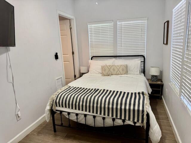 SOUTH PALM BEACH ESTATES - Residential Income