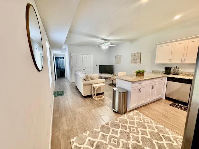 SOUTH PALM BEACH ESTATES - Residential Income