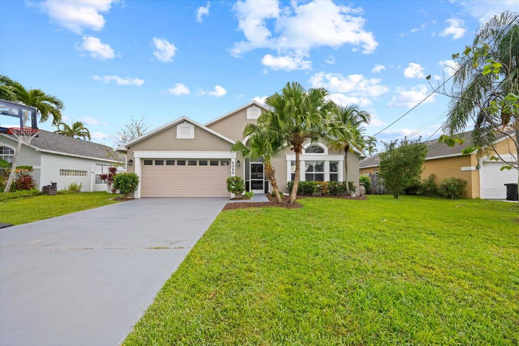 Photo of 6069 Pompano Street, Jupiter, FL 33458 (MLS # R10949888)