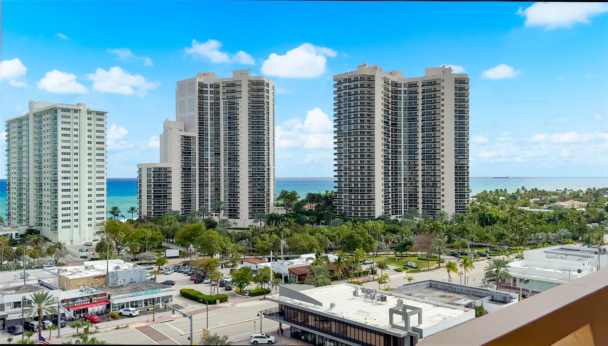 Coral Ridge Towers South - Residential