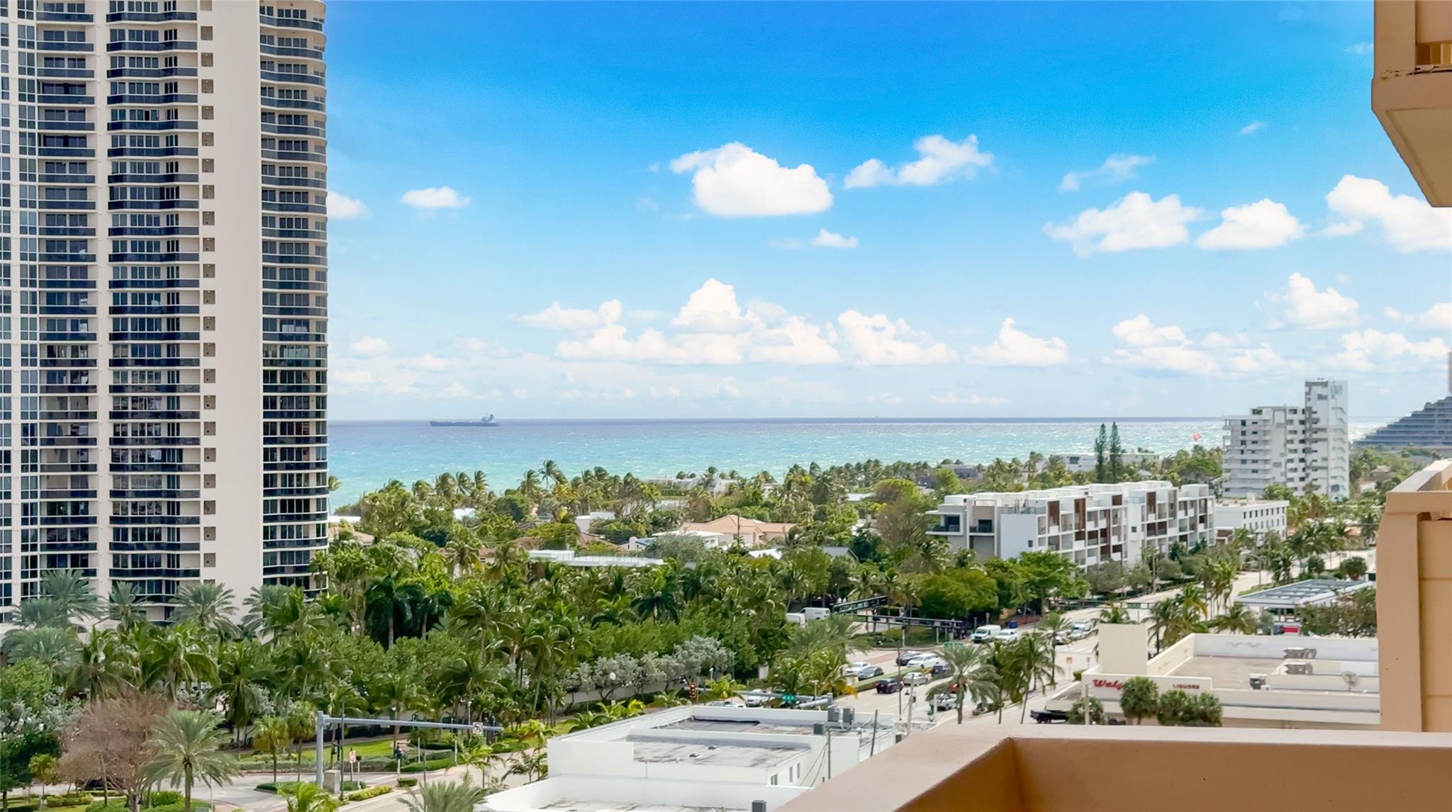 Coral Ridge Towers South - Residential