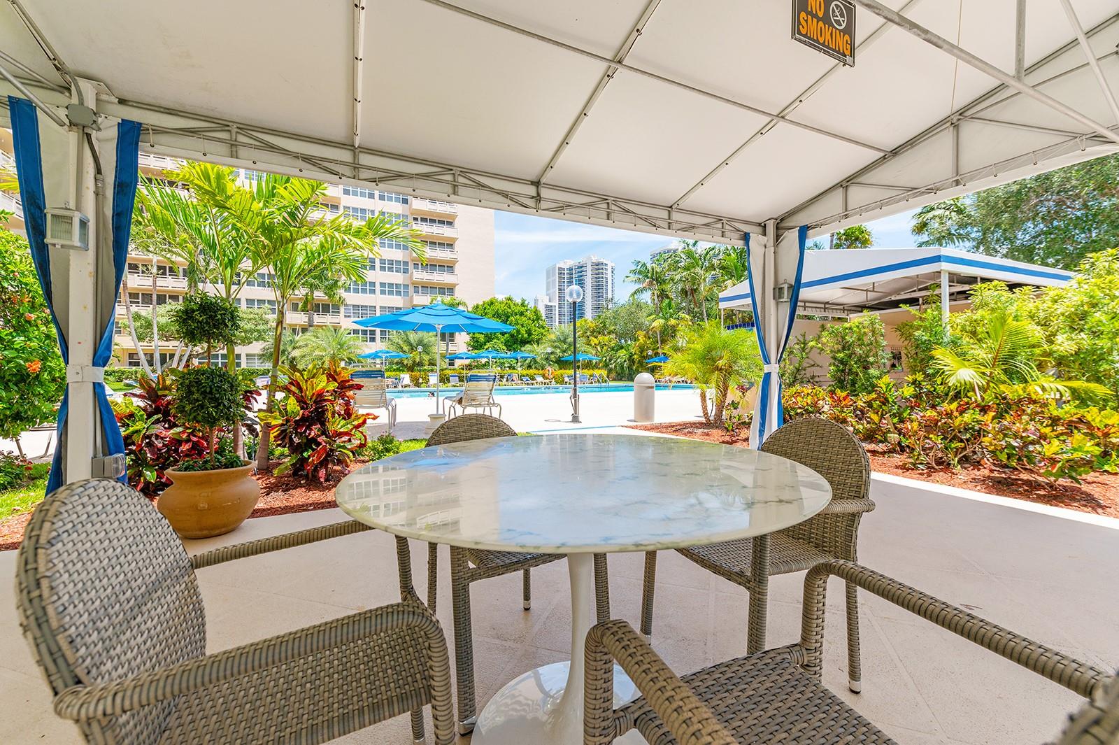 Coral Ridge Towers South - Residential