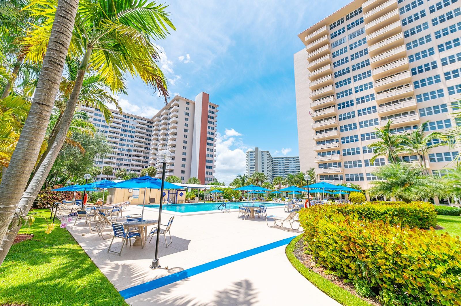 Coral Ridge Towers South - Residential