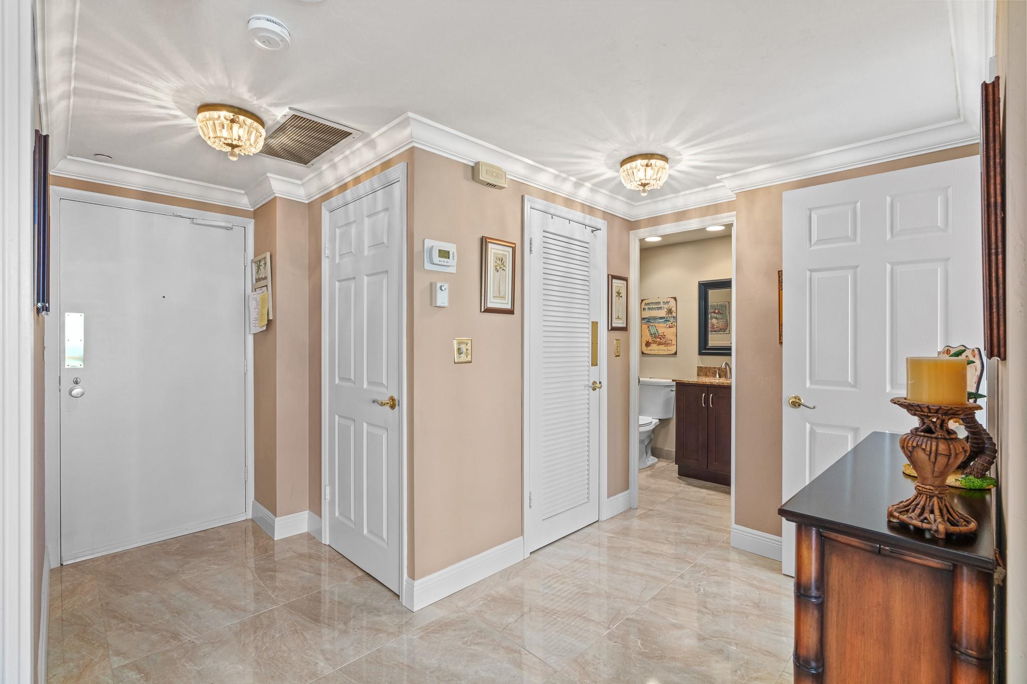 Coral Ridge Towers South - Residential
